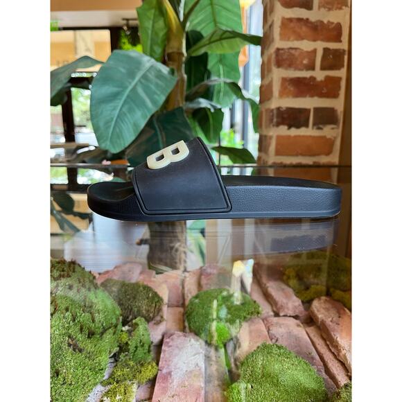 BALENCIAGA Black BB Fluorescent Pool Slides Sz 5 - Picture 1 of 11
